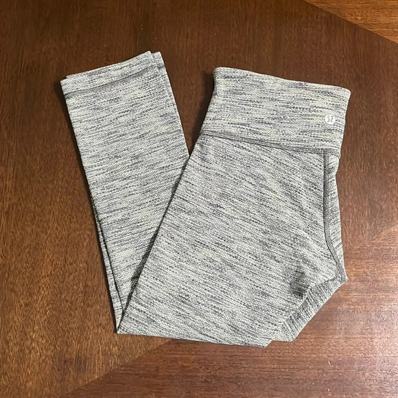 Lululemon crop legging - Picture 1 of 6
